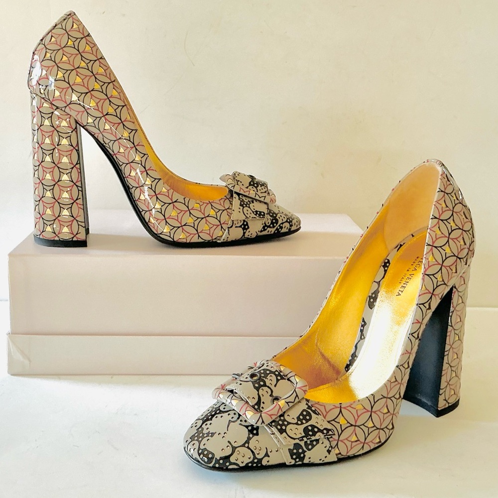 Bottega Veneta Cherbourg gray gold patent leather heels 38